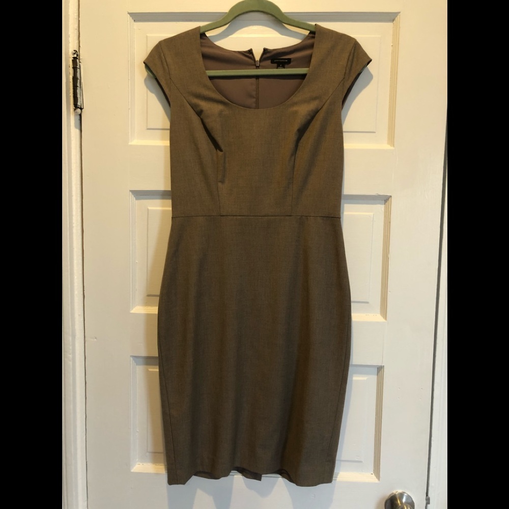 Ann Taylor suit dress, like new condition, Size 2